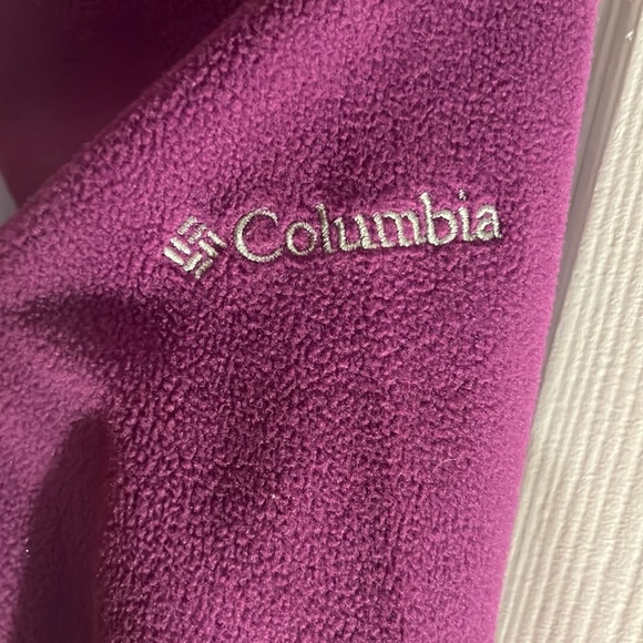 ⭐️NWT Women’s Colombia sweater. - Picture 5 of 6